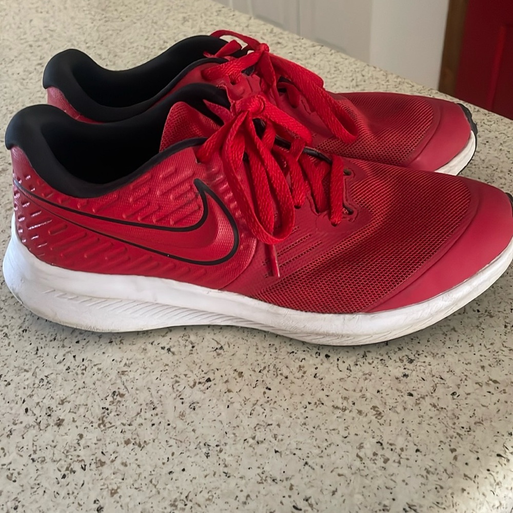 Boys Nike tennis shoes